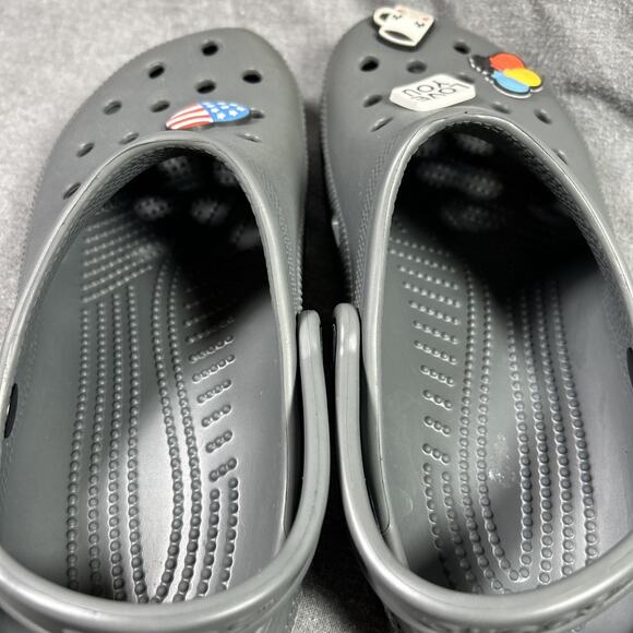 Crocs Unisex Adult Classic Clog Slip On Shoe Sandals Gray WITH FLAIR! M 7 W 9 - Picture 5 of 7